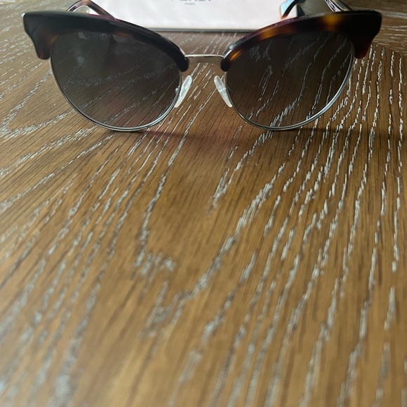New and authentic FENDI cat eye sunglasses! 😎 - Picture 2 of 12
